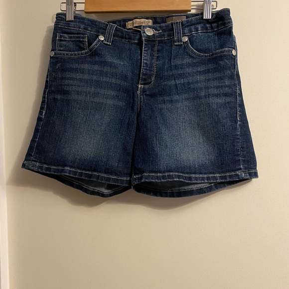 Short - Picture 1 of 3